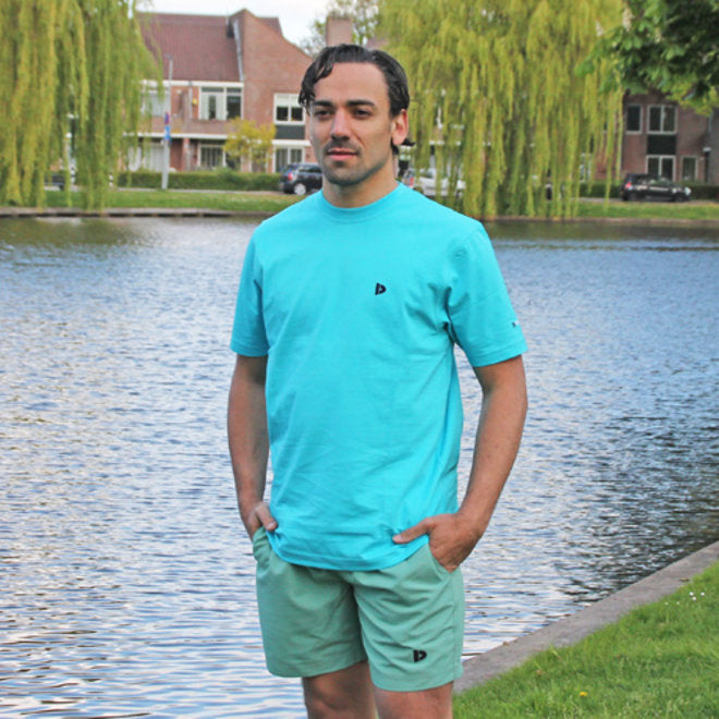 High-quality image of donnay short toon olijfgroen